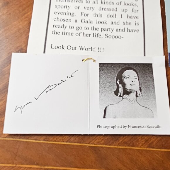 18 inch tall Gloria Vanderbilt Porcelain Doll - Picture 9 of 14